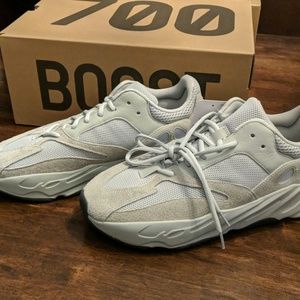 Yeezy 700 Salt
